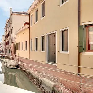  Apartment Priuli Canal View Italy
